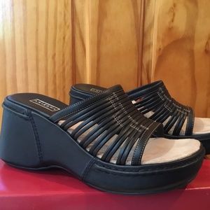 Arizona black leather-like/strappy/wedge sandals